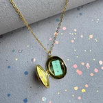 COLLAR RELICARIO BAÑO DE ORO WISH