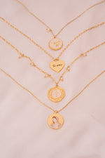 Cadena-virgencita-para-mujer-Ave-María-accesorios-4