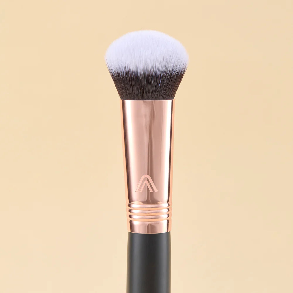 BROCHA CORRECTOR BLACK GOLD EE06 ATENEA