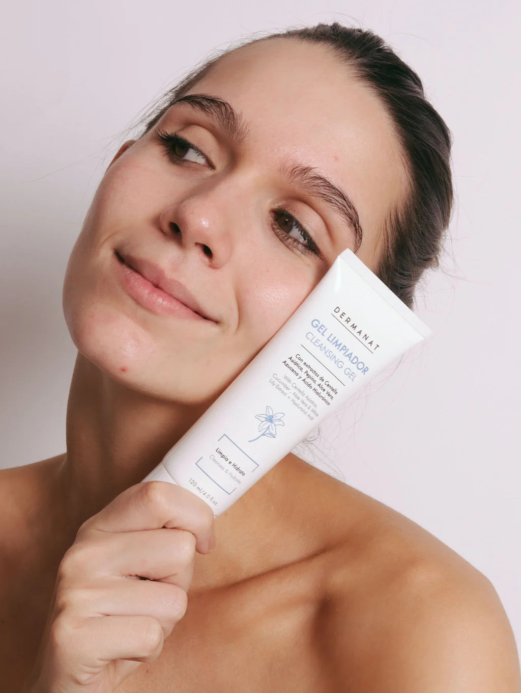 GEL LIMPIADOR CON ÁCIDO HIALURÓNICO 120ML DERMANAT