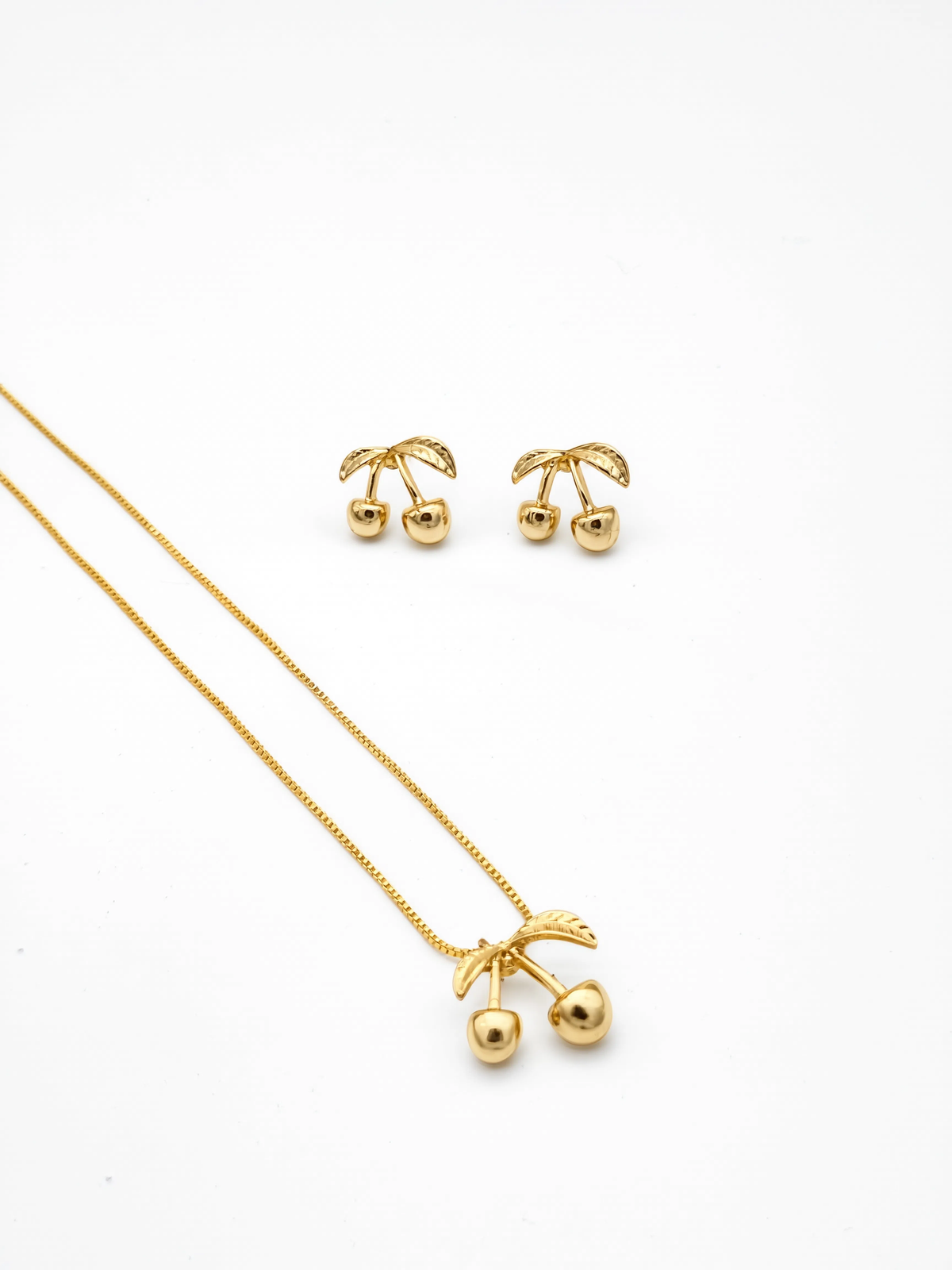 SET CEREZA DORADO MARTINA