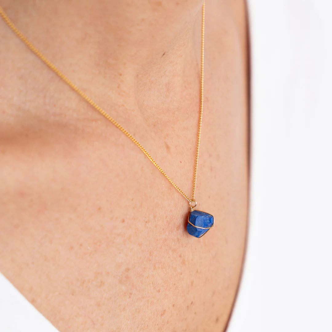 COLLAR DIJE EN CUARZO BAÑO DE ORO WISH