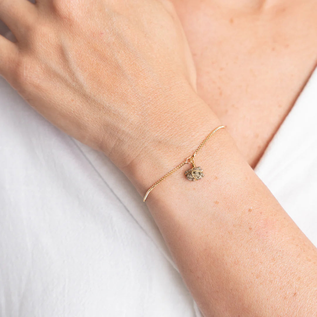 PULSERA DIJE EN CUARZO BAÑO DE ORO WISH