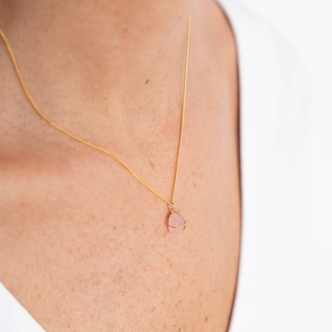 COLLAR DIJE EN CUARZO BAÑO DE ORO WISH