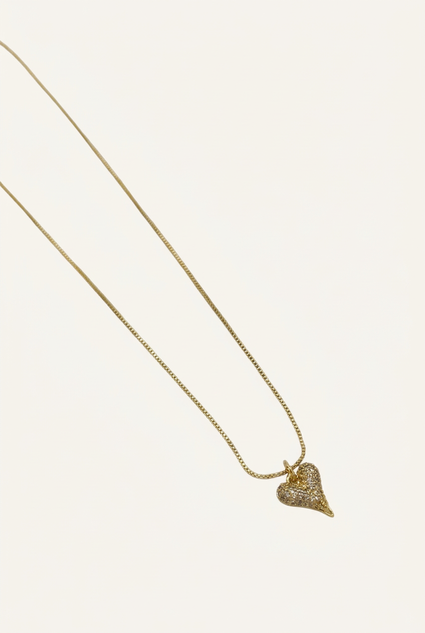 Cadena Corazón Zircón 44 cm Rodio Martina Dorado con fondo blanco humo cálido