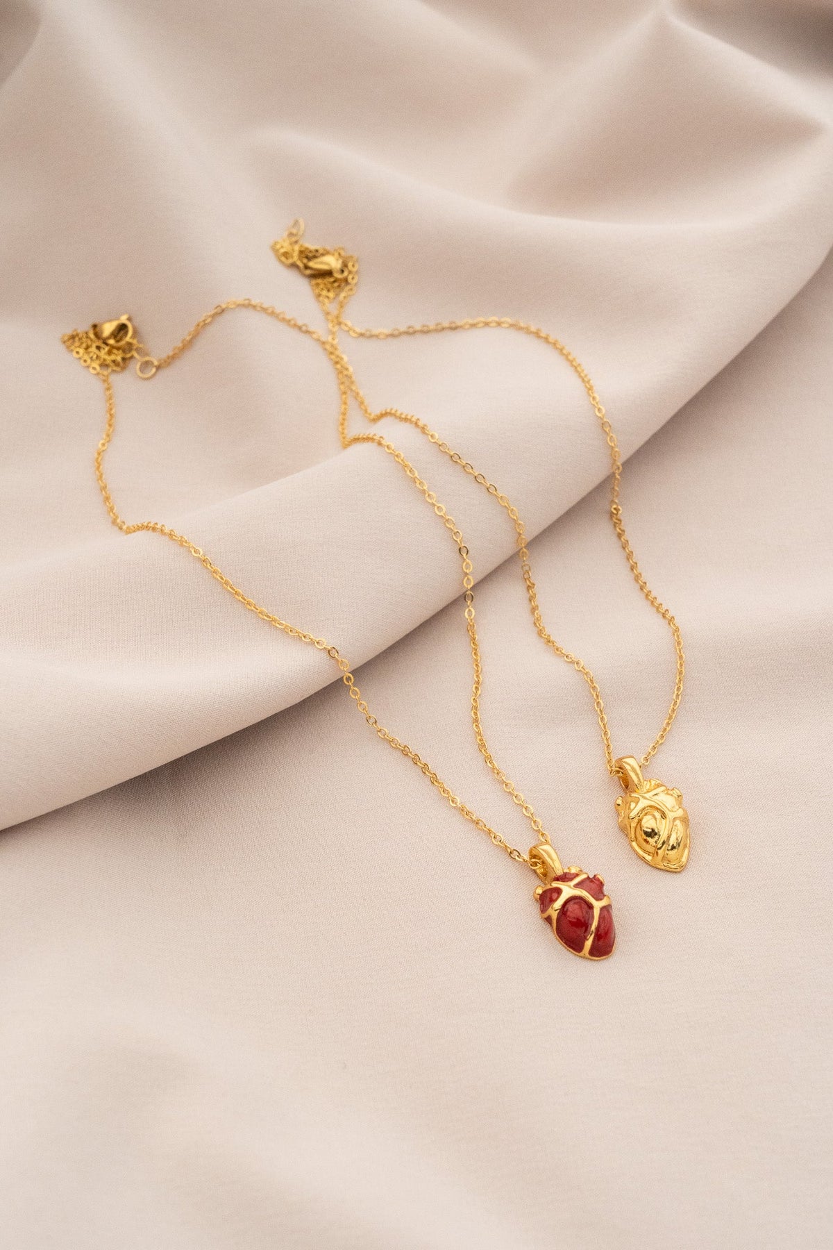 CADENA CORAZON ANATOMICO+ARETES AVEMARIA