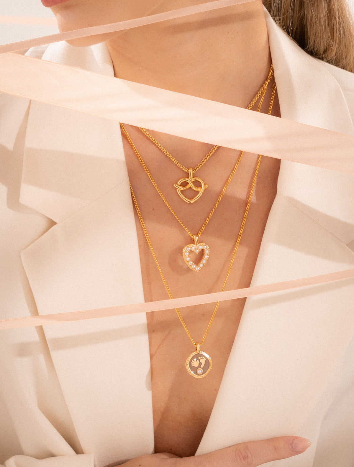 COLLAR CORAZON MULTIPERLA+ARETE AVEMARIA