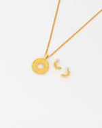 COLLAR DESTELLOS+ARETE BAÑO DE ORO AVEMARÍA