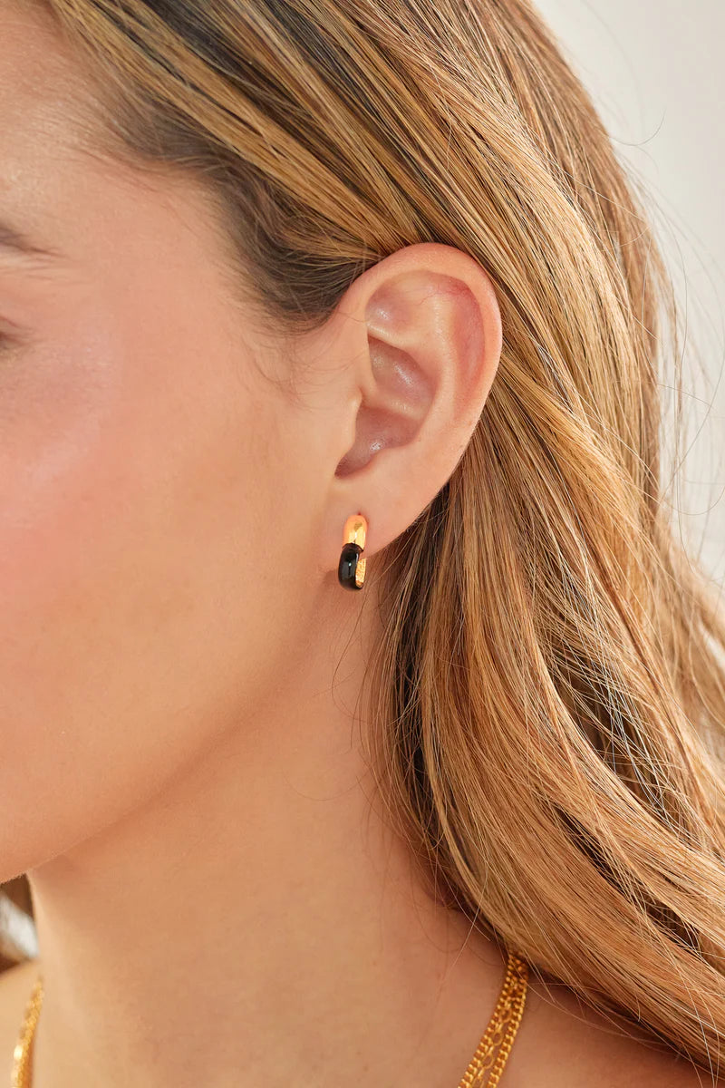 ARETES CORAZÓN PLANO BAÑO DE ORO AVEMARÍA