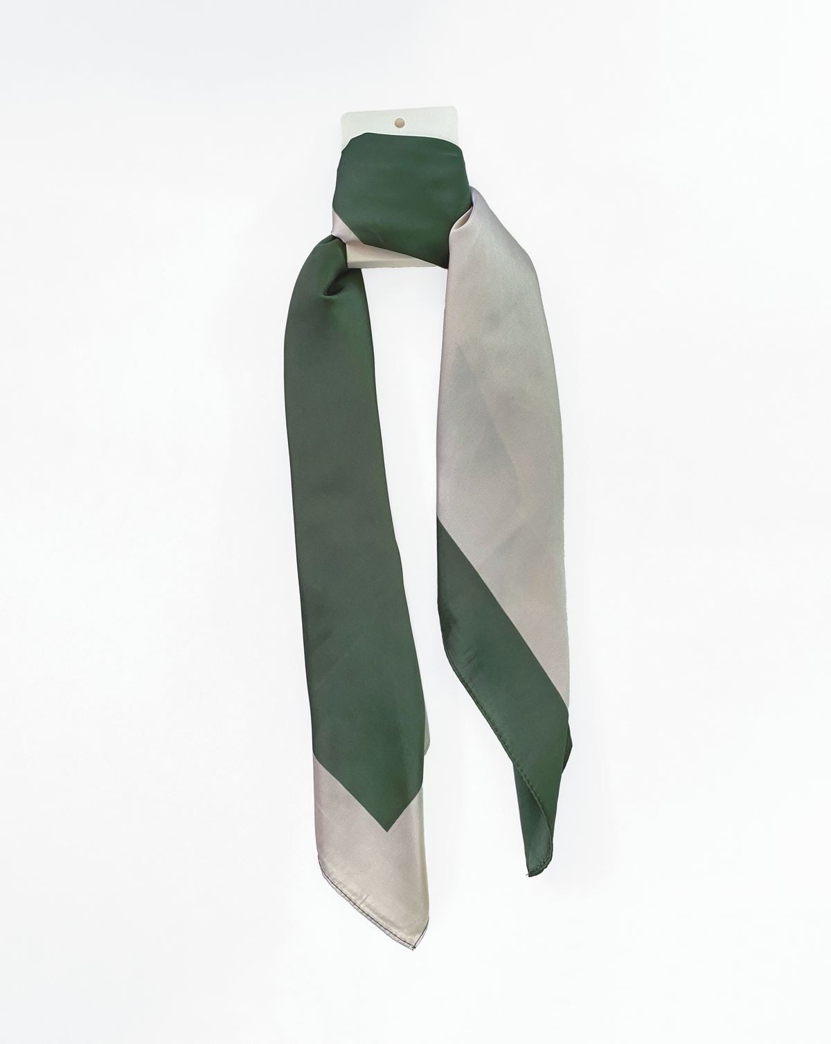 PAÑOLETA SATINADA 70X70 MARTINA