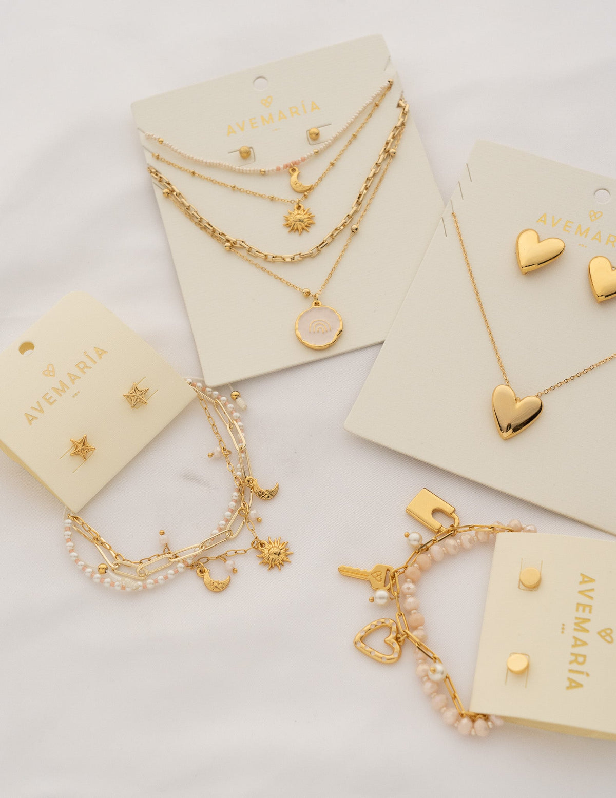 SET COLLAR + ARETES CORAZÓN