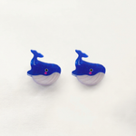 Pinza Dúo Figuras de Mar Pasta Martina, ballenas azules con fondo blanco humo cálido